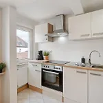 Apartman Modernes Appartementhaus Mit Self-checkin Im Herzen Der Stadt *