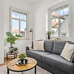 Apartman Modernes Appartementhaus Mit Self-checkin Im Herzen Der Stadt