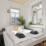 Apartman Modernes Appartementhaus Mit Self-checkin Im Herzen Der Stadt