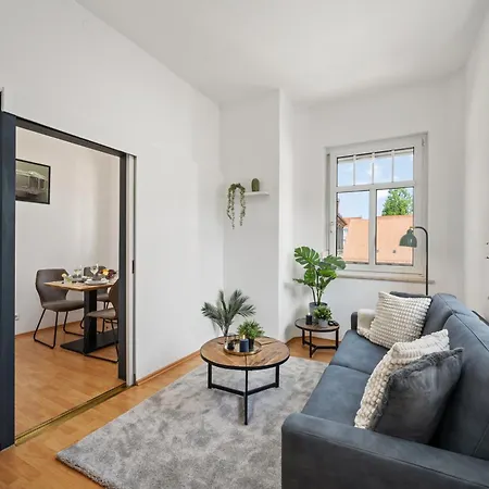 Modernes Appartementhaus Mit Self-checkin Im Herzen Der Stadt Apartment
