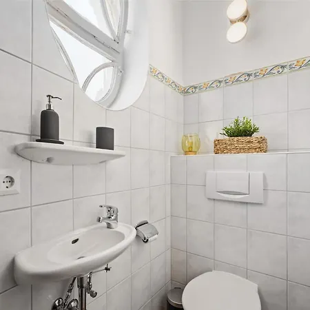 Apartment Modernes Appartementhaus Mit Self-checkin Im Herzen Der Stadt