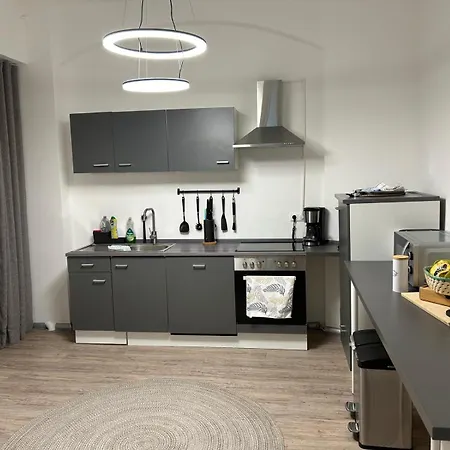 아파트 Modernes Appartementhaus Mit Self-checkin Im Herzen Der Stadt